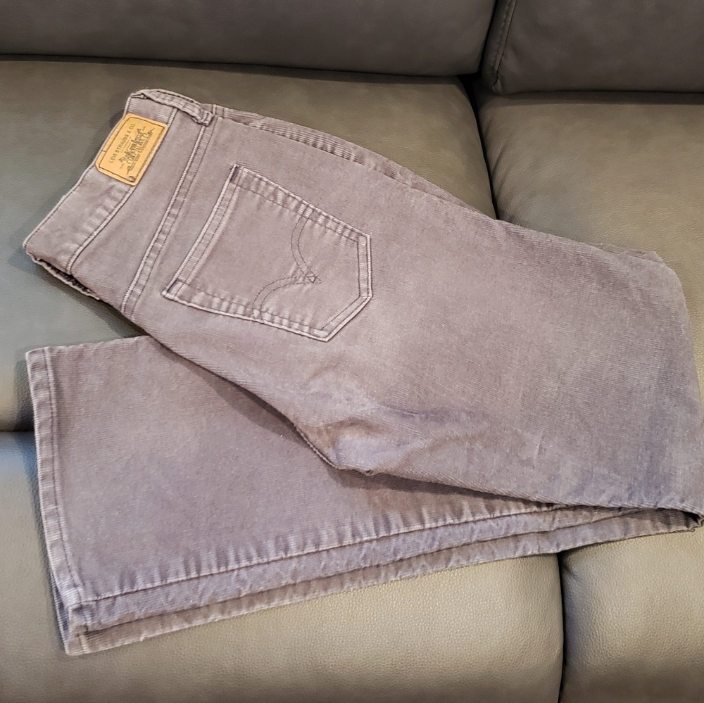 Final price⬇️ Levi's gray corduroy